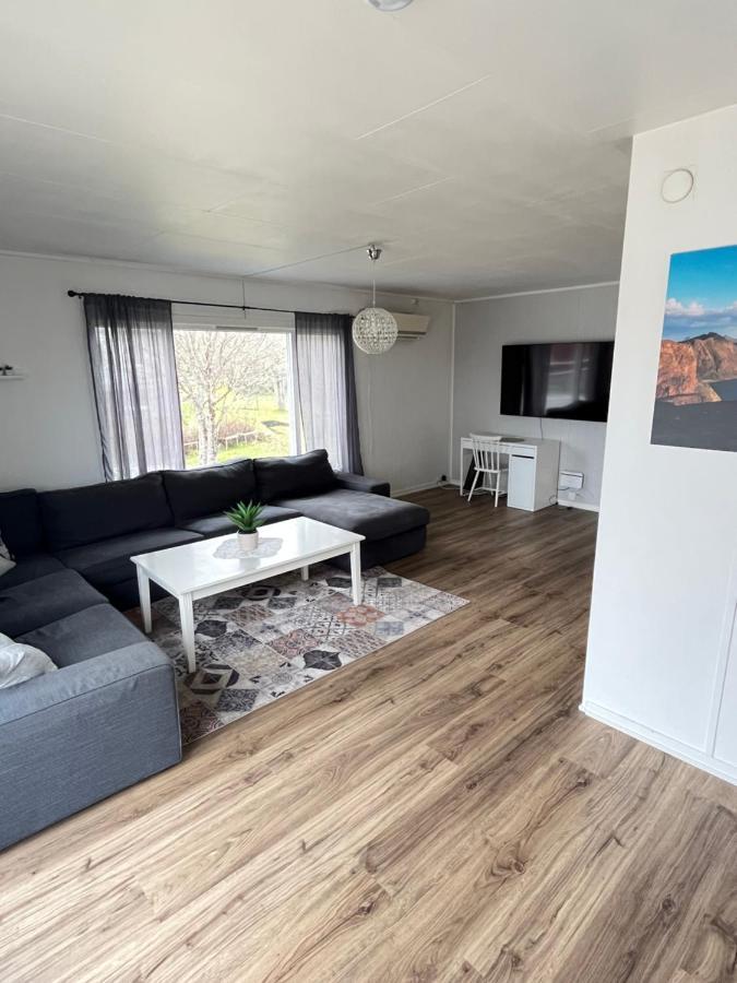 Apartamento Hus Sentralt I Lofoten Leknes Exterior foto