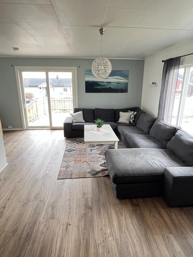 Apartamento Hus Sentralt I Lofoten Leknes Exterior foto